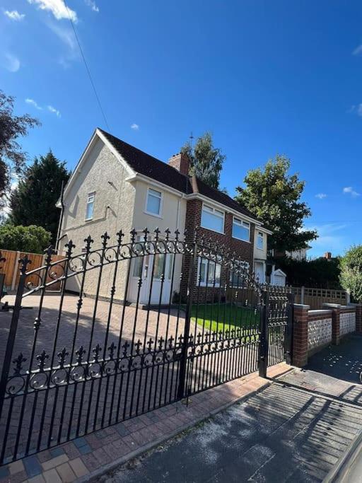 Gated Home Close To Birmingham City Centre Екстер'єр фото